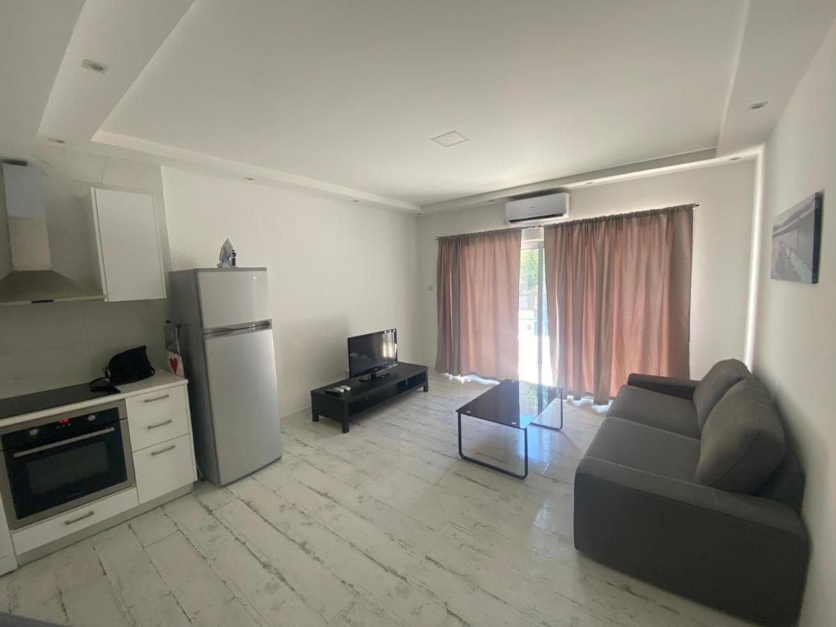 1-Bedroom Duplex 100M By The Sea Limassol Exterior foto