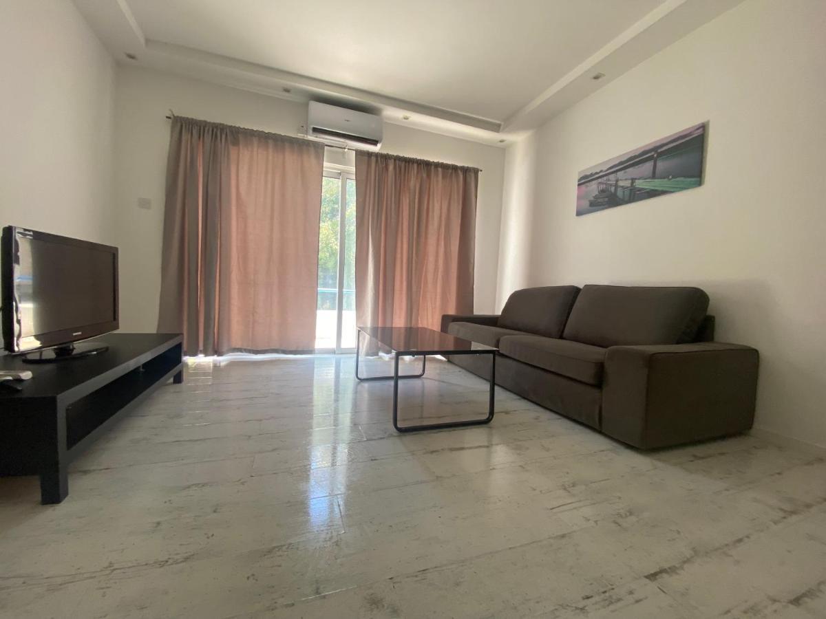 1-Bedroom Duplex 100M By The Sea Limassol Exterior foto
